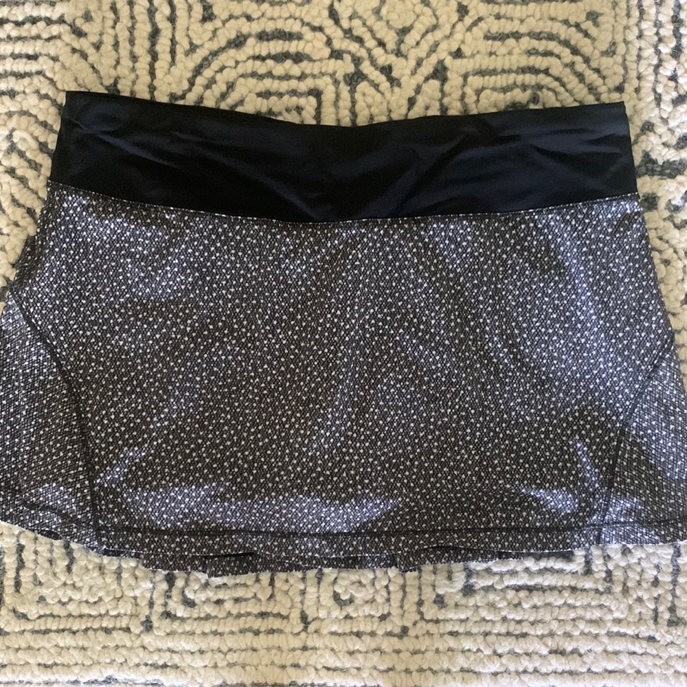 Lululemon black white skirt skort sz 8